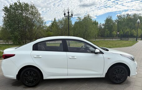 KIA Rio IV, 2017 год, 940 000 рублей, 3 фотография