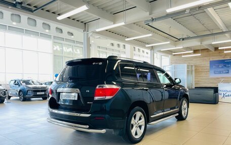 Toyota Highlander III, 2012 год, 2 629 000 рублей, 6 фотография