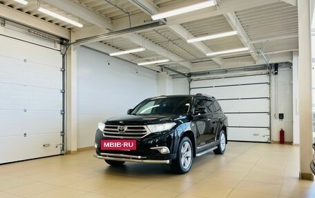 Toyota Highlander III, 2012 год, 2 629 000 рублей, 2 фотография