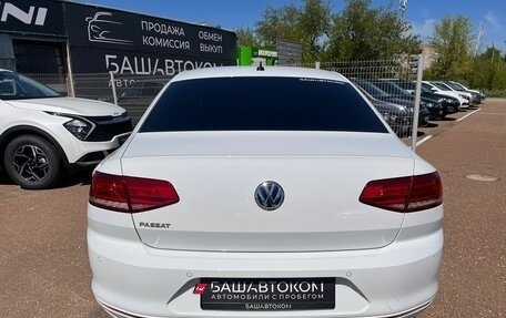 Volkswagen Passat B8 рестайлинг, 2019 год, 1 860 000 рублей, 5 фотография