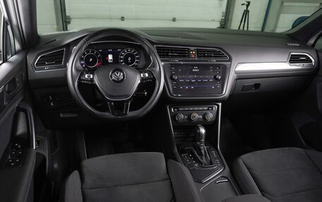 Volkswagen Tiguan II, 2018 год, 2 149 000 рублей, 6 фотография