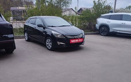 Hyundai Solaris II рестайлинг, 2015 год, 910 000 рублей, 4 фотография