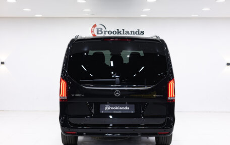 Mercedes-Benz V-Класс, 2022 год, 9 990 000 рублей, 5 фотография