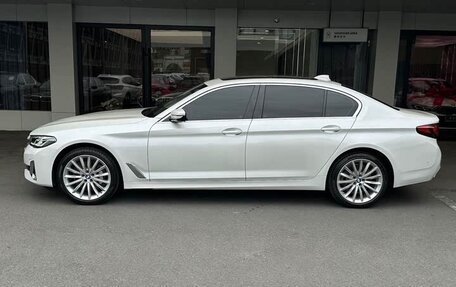 BMW 5 серия, 2022 год, 3 650 000 рублей, 3 фотография