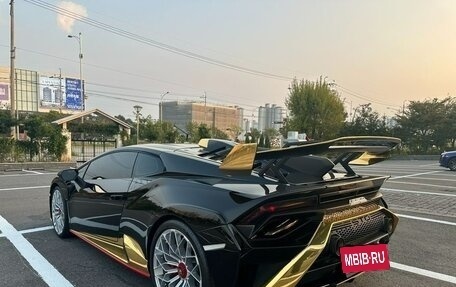 Lamborghini Huracán, 2023 год, 36 570 000 рублей, 3 фотография
