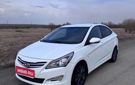 Hyundai Solaris II рестайлинг, 2015 год, 1 200 000 рублей, 2 фотография