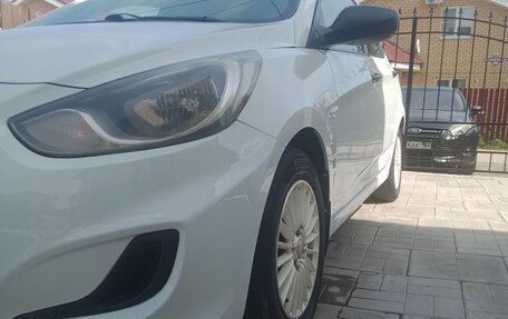 Hyundai Solaris II рестайлинг, 2013 год, 628 000 рублей, 3 фотография
