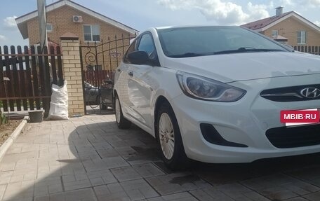 Hyundai Solaris II рестайлинг, 2013 год, 628 000 рублей, 2 фотография