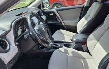 Toyota RAV4, 2018 год, 3 050 000 рублей, 4 фотография