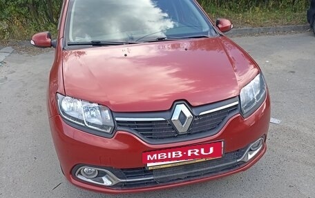 Renault Logan II, 2018 год, 880 000 рублей, 3 фотография