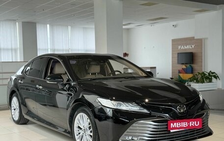 Toyota Camry, 2018 год, 2 555 000 рублей, 3 фотография