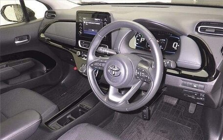 Toyota Aqua, 2021 год, 1 598 000 рублей, 2 фотография