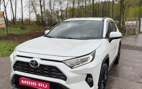 Toyota RAV4, 2021 год, 3 850 000 рублей, 5 фотография