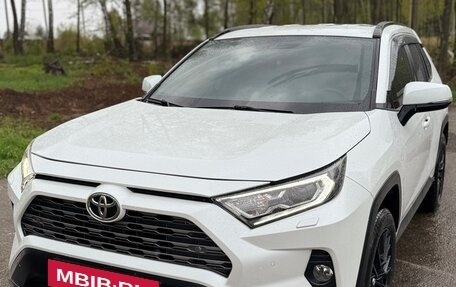 Toyota RAV4, 2021 год, 3 850 000 рублей, 4 фотография