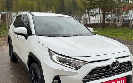 Toyota RAV4, 2021 год, 3 850 000 рублей, 7 фотография