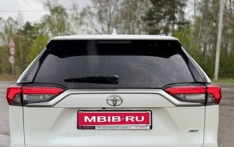 Toyota RAV4, 2021 год, 3 850 000 рублей, 10 фотография
