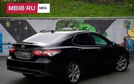 Toyota Camry, 2018 год, 2 628 700 рублей, 2 фотография