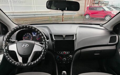 Hyundai Solaris II рестайлинг, 2011 год, 530 000 рублей, 5 фотография