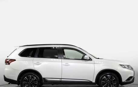 Mitsubishi Outlander III рестайлинг 3, 2021 год, 1 864 000 рублей, 4 фотография