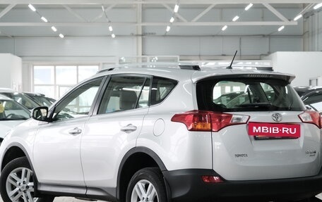 Toyota RAV4, 2015 год, 2 299 000 рублей, 3 фотография