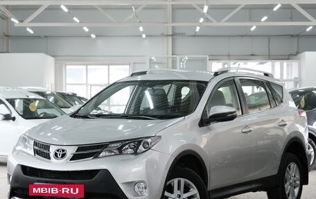 Toyota RAV4, 2015 год, 2 299 000 рублей, 2 фотография