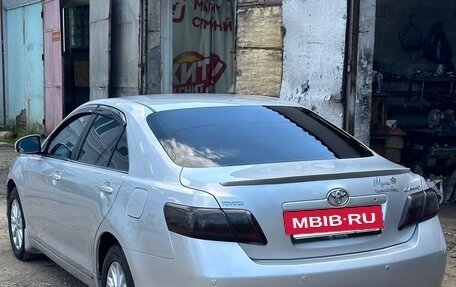 Toyota Camry, 2011 год, 1 800 000 рублей, 2 фотография