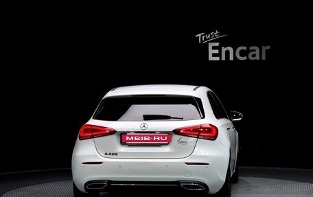 Mercedes-Benz A-Класс, 2021 год, 2 010 000 рублей, 4 фотография