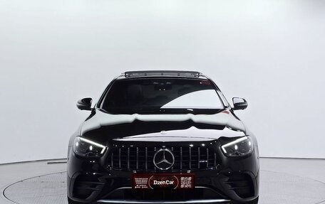 Mercedes-Benz E-Класс, 2022 год, 4 400 000 рублей, 2 фотография
