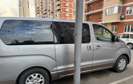 Hyundai H-1 II рестайлинг, 2013 год, 1 930 000 рублей, 3 фотография