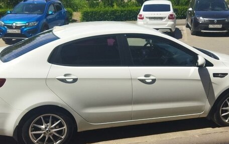 KIA Rio III рестайлинг, 2013 год, 900 000 рублей, 6 фотография