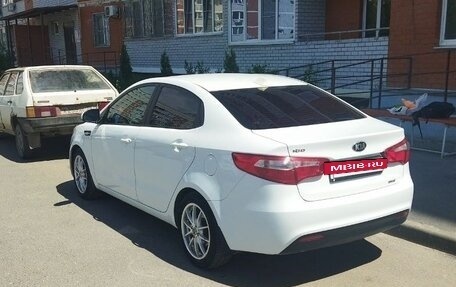 KIA Rio III рестайлинг, 2013 год, 900 000 рублей, 4 фотография