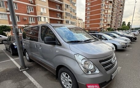 Hyundai H-1 II рестайлинг, 2013 год, 1 930 000 рублей, 2 фотография