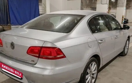 Volkswagen Passat B7, 2011 год, 900 000 рублей, 3 фотография