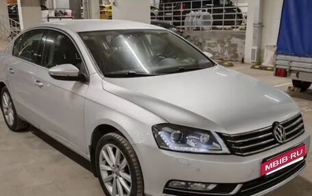 Volkswagen Passat B7, 2011 год, 900 000 рублей, 2 фотография