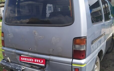 Mitsubishi Delica III, 1991 год, 300 000 рублей, 3 фотография