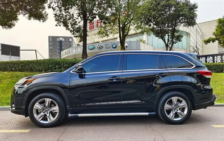 Toyota Highlander III, 2021 год, 3 220 000 рублей, 3 фотография