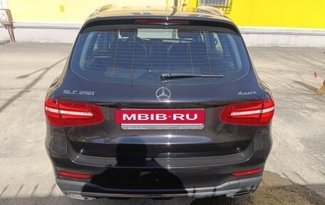 Mercedes-Benz GLC, 2019 год, 3 750 000 рублей, 2 фотография