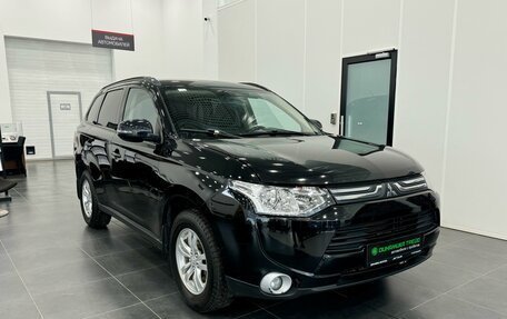 Mitsubishi Outlander III рестайлинг 3, 2013 год, 1 200 000 рублей, 3 фотография