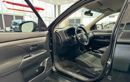 Mitsubishi Outlander III рестайлинг 3, 2013 год, 1 200 000 рублей, 7 фотография