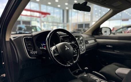 Mitsubishi Outlander III рестайлинг 3, 2013 год, 1 200 000 рублей, 8 фотография