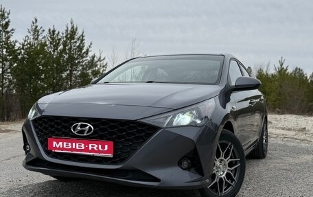 Hyundai Solaris II рестайлинг, 2021 год, 1 630 000 рублей, 4 фотография
