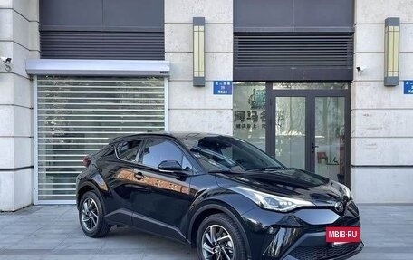 Toyota C-HR I рестайлинг, 2021 год, 2 000 000 рублей, 5 фотография