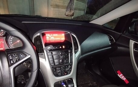 Opel Astra J, 2011 год, 1 000 000 рублей, 3 фотография