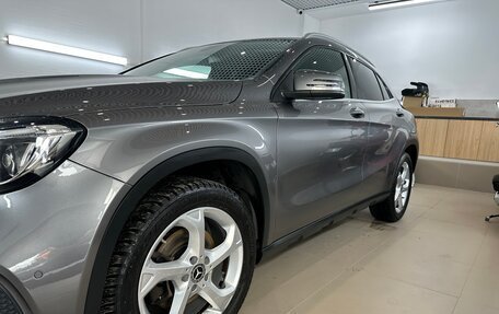 Mercedes-Benz GLA, 2018 год, 3 200 000 рублей, 15 фотография
