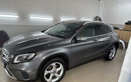 Mercedes-Benz GLA, 2018 год, 3 200 000 рублей, 14 фотография