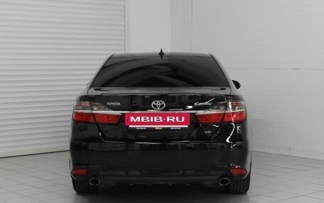 Toyota Camry, 2017 год, 2 500 000 рублей, 8 фотография