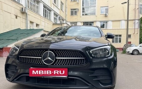 Mercedes-Benz E-Класс, 2020 год, 4 950 000 рублей, 4 фотография