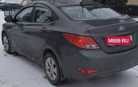 Hyundai Solaris II рестайлинг, 2015 год, 900 000 рублей, 2 фотография