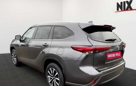 Toyota Highlander, 2021 год, 3 777 777 рублей, 5 фотография