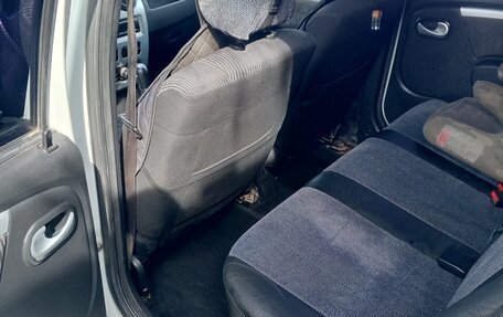 Renault Logan I, 2010 год, 420 000 рублей, 7 фотография